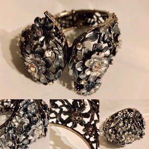 Yuhong Floral Bracelet with rhinestones